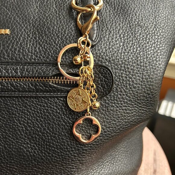 New STAR AND CLOVER Bag Charm Gold Tone⭐ - Picture 5 of 7